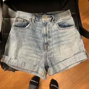 BDG Jean shorts high rise sz 27